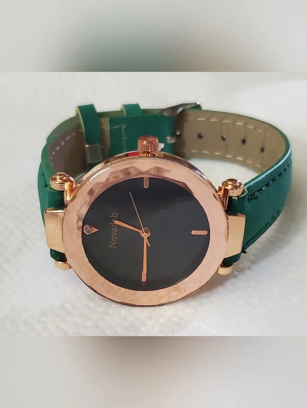 Novadab Ladies Quartz Sporty Watch-Rose Gold & GREEN- New-Fully Functional